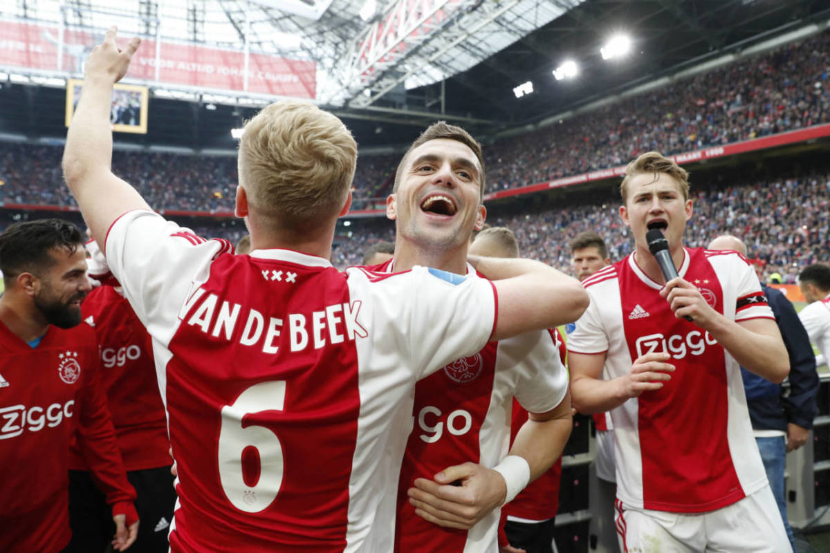 Ajax gần như chắc chắn giành chức vô địch Eredivisie khi PSV bị loại ở Alkmaar - DutchNews.nl