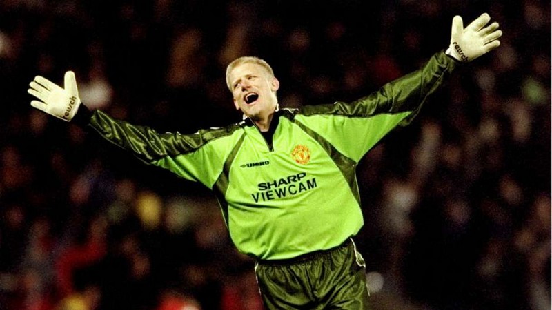 Trong đội hình MU huyền thoại, vị trí thủ môn chắc chắn là Peter Schmeichel