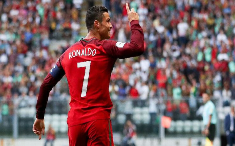 Những cầu thủ ghi được nhiều hat-trick nhất trong bóng đá