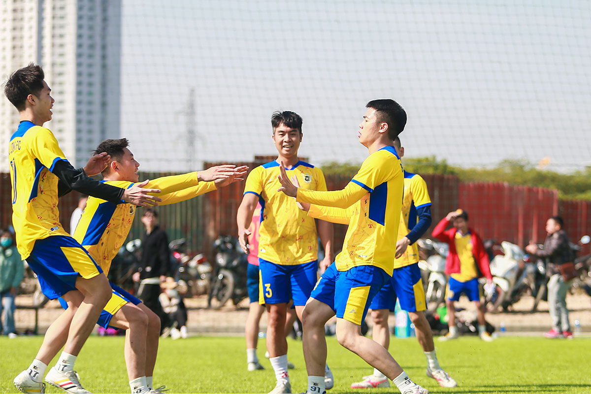 Hat-trick là gì ? Tìm hiểu thuật ngữ hat-trick trong bóng đá