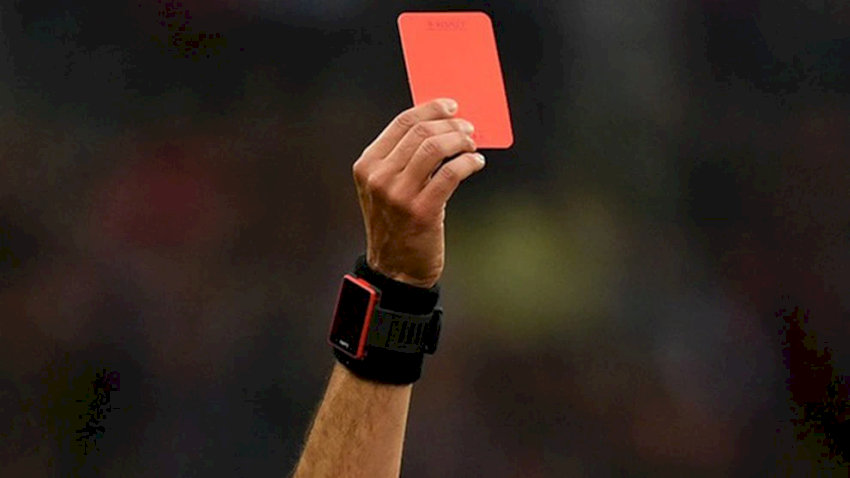 Thẻ Đỏ Trong Bóng Đá Là Gì? Khi Nào Thì Bị Phạt Thẻ Đỏ?