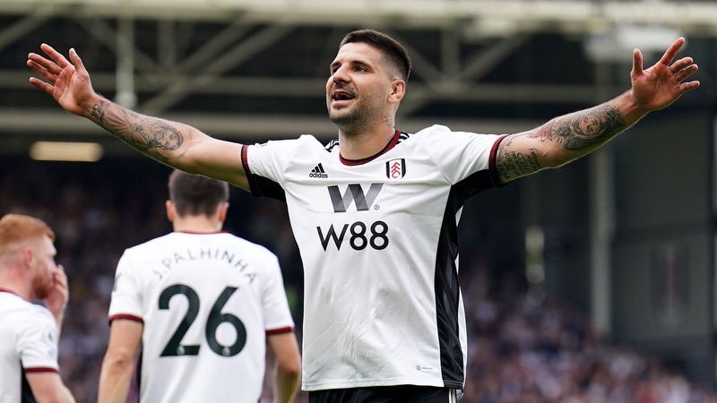 Và phải đến Fulham thì anh mới có được những dấu ấn của mình Cầu thủ Aleksandar Mitrovic - Trở thành hiện tượng tại Ả Rập